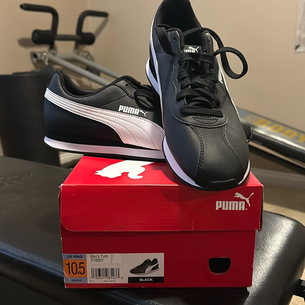 New Men’s Turin Puma size 10.5